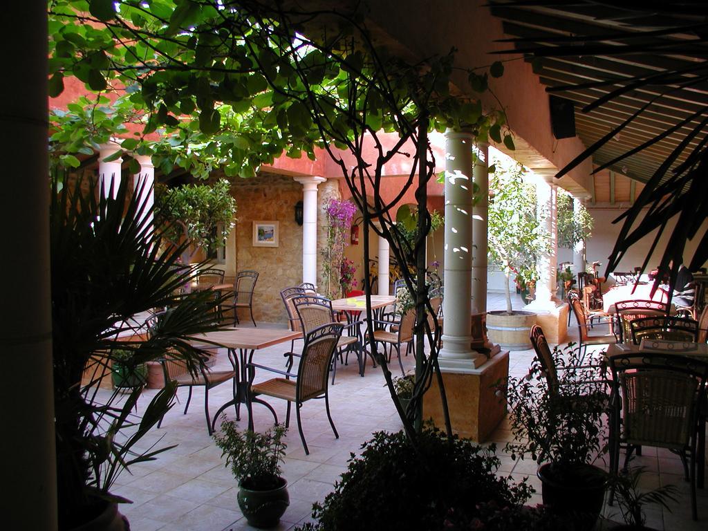 Pousterle De Sabran - Piscine & Hammam Apartment Exterior foto
